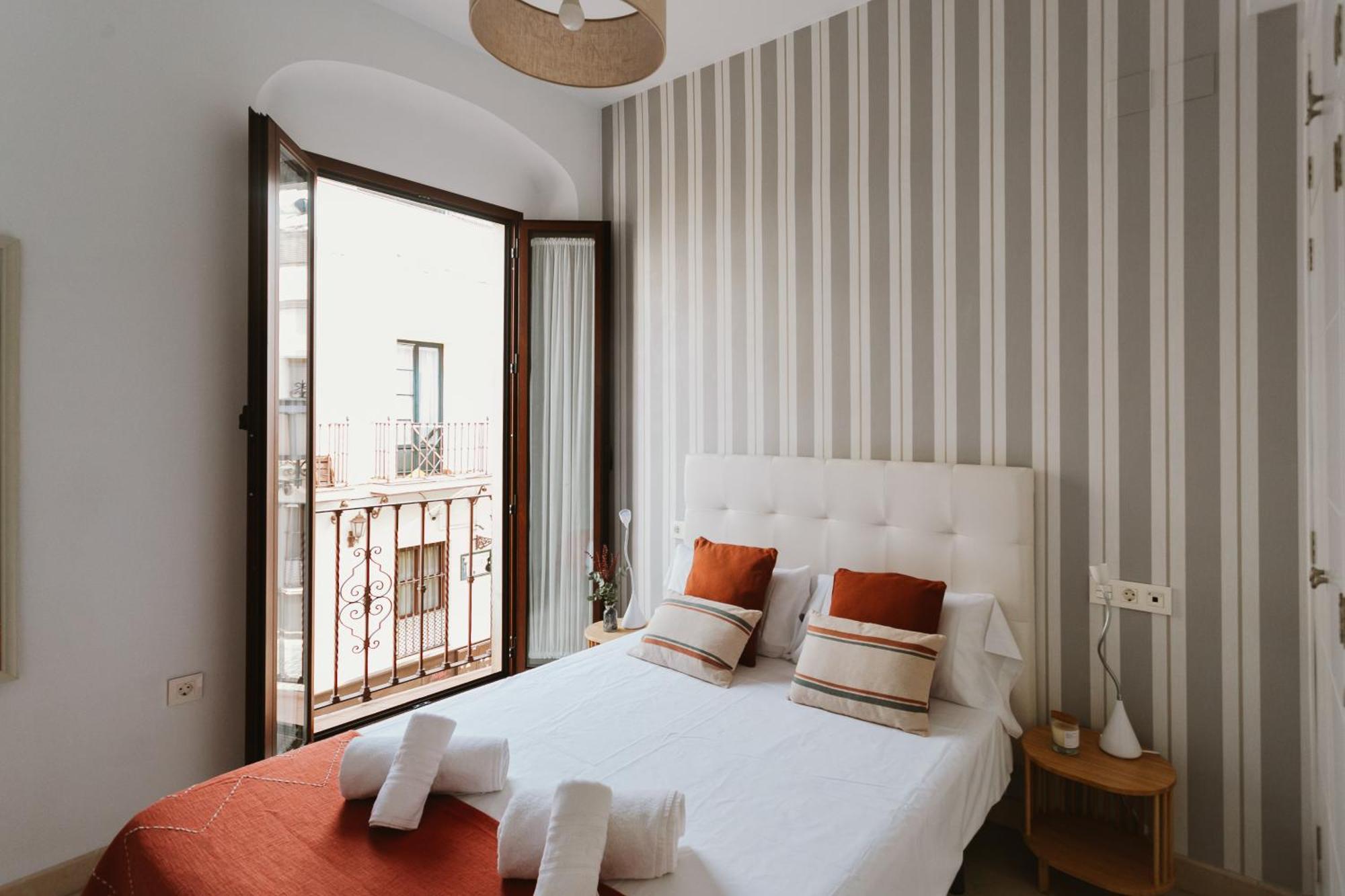 Apto. Con Terraza Privada Centro Seville Luaran gambar
