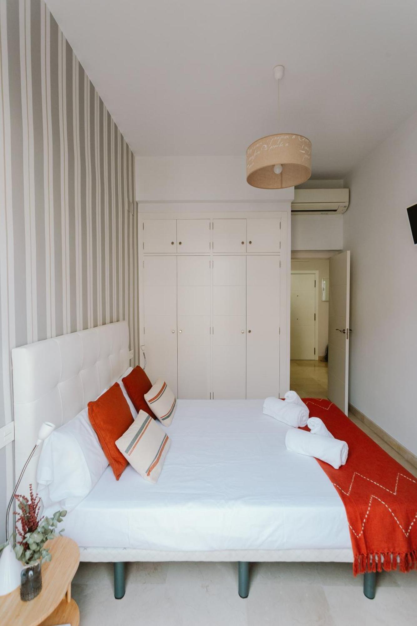Apto. Con Terraza Privada Centro Seville Luaran gambar